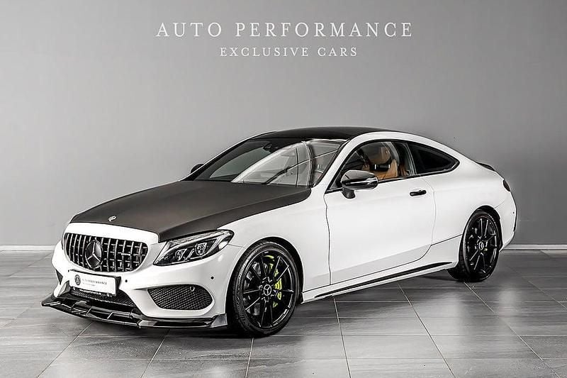 Vit Begagnad 2018 Mercedes C43 AMG AMG Sportkupé | 359 900 kr (Marknadspris) - Bild 1/4