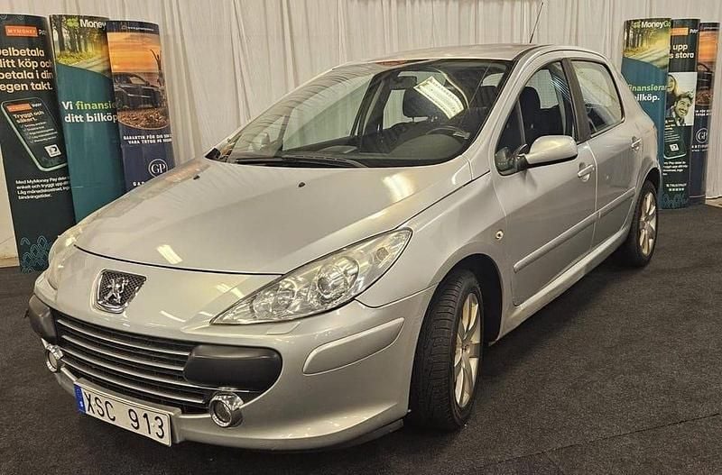 Ljusgrå (grå) Begagnad 2006 Peugeot 307 Halvkombi | 24 900 kr (Marknadspris) - Bild 1/4