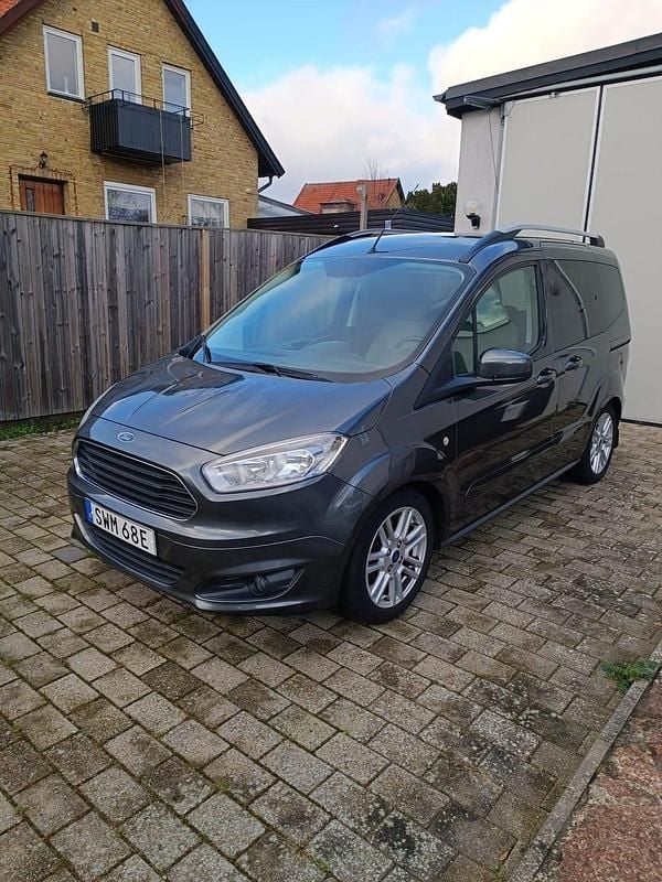 Grå Begagnad 2017 Ford Tourneo Courier Minibuss | 119 000 kr - Bild 1/4