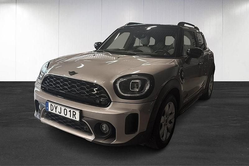 Grå Begagnad 2023 Mini Cooper Countryman SUV | 365 000 kr (Marknadspris) - Bild 1/4