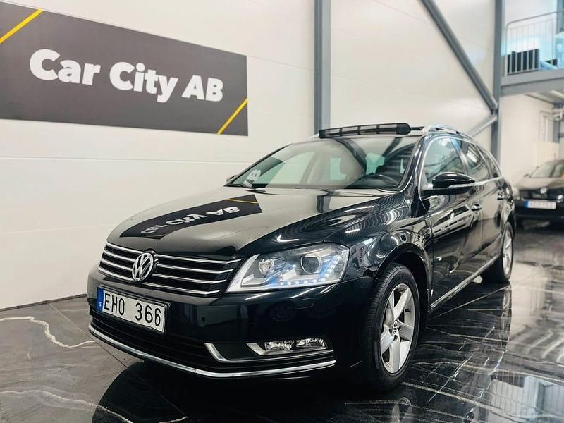 Svart Begagnad 2011 VW Passat Kombi | 59 900 kr (Marknadspris) - Bild 1/4