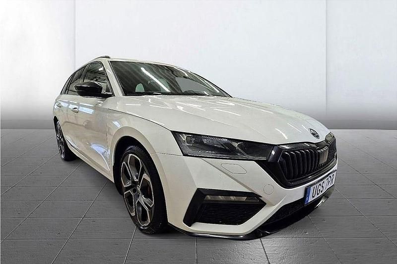Vit Begagnad 2021 Skoda Octavia Comfort Kombi | 249 900 kr (Dyr) - Bild 1/3