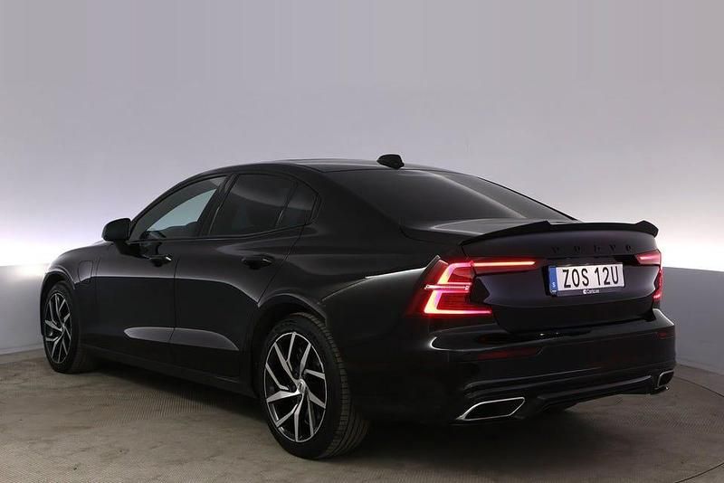 Begagnad Volvo S60 R-Design 392 HK (288 kW) 2022 Svart Sedan