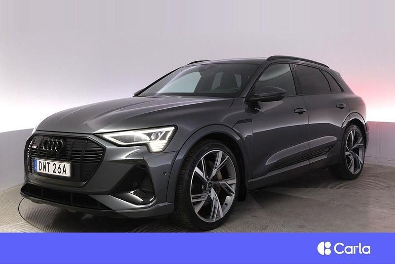 Grå Begagnad 2022 Audi e-tron S-Line SUV | 499 900 kr (Lite dyr) - Bild 1/4