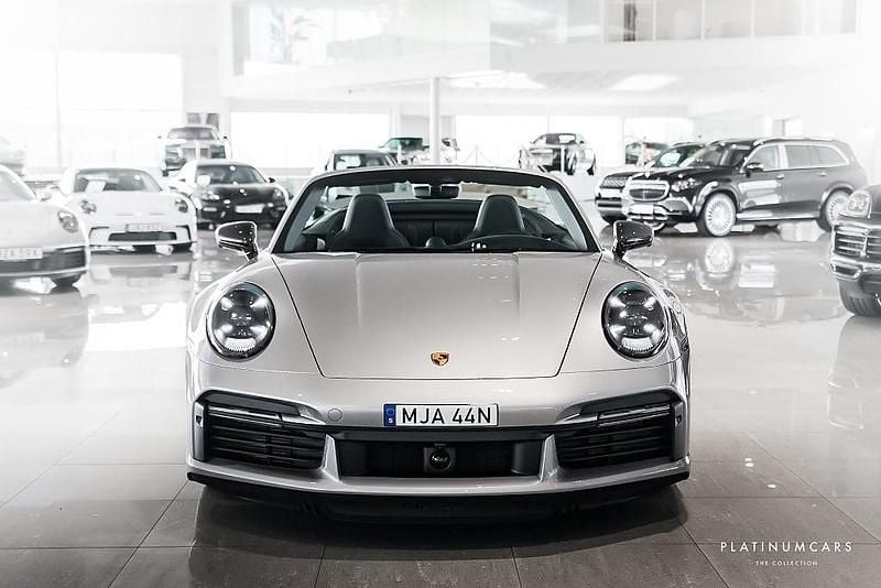 Begagnad Porsche 911 Turbo S Cabriolet 650 HK (478 kW) 2023 Flerfärgad Cab