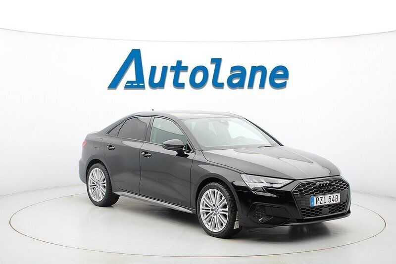 Svart Begagnad 2023 Audi A3 Sedan | 299 900 kr (Marknadspris) - Bild 1/3