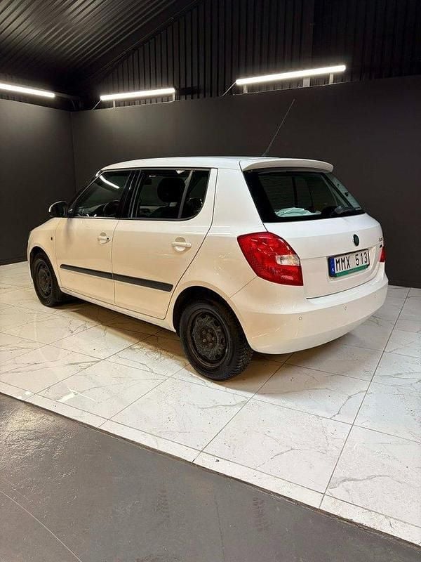 Begagnad Skoda Fabia Elegance 86 HK (63 kW) 2011 Vit Halvkombi