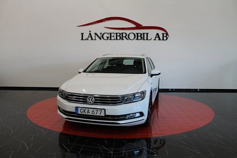 Vit Begagnad 2016 VW Passat Kombi | 129 900 kr (Bra pris) - Bild 1/4