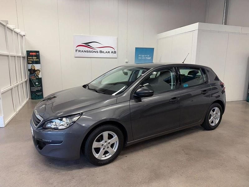 Mörkgrå (grå) Begagnad 2016 Peugeot 308 Access Halvkombi | 79 900 kr (Marknadspris) - Bild 1/4