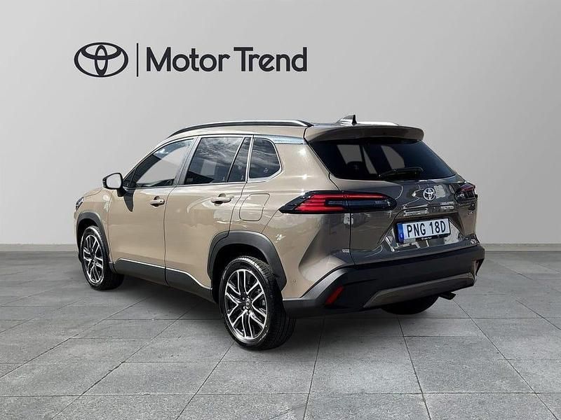Begagnad Toyota Corolla Cross 200 HK (147 kW) 2025 Brun SUV