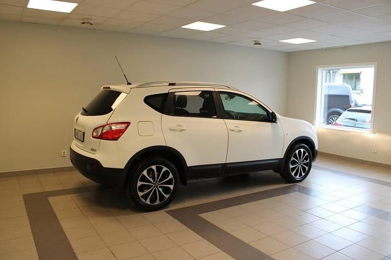 Begagnad Nissan Qashqai 360º 131 HK (96 kW) 2012 Vit SUV