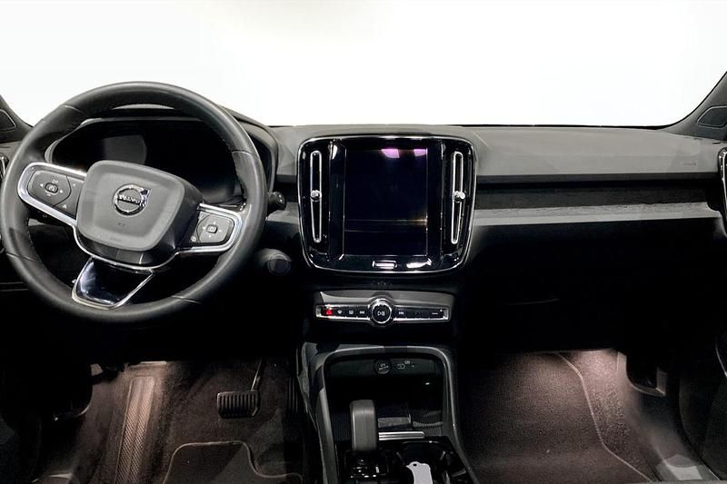 Begagnad Volvo XC40 Single Motor 175 kW (238 HK) 2023 Grå SUV