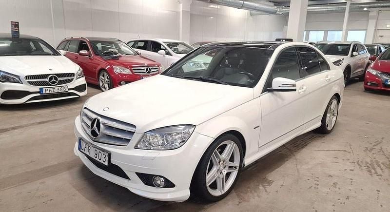 Vit Begagnad 2011 Mercedes C220 AMG Sedan | 95 000 kr (Bra pris) - Bild 1/4