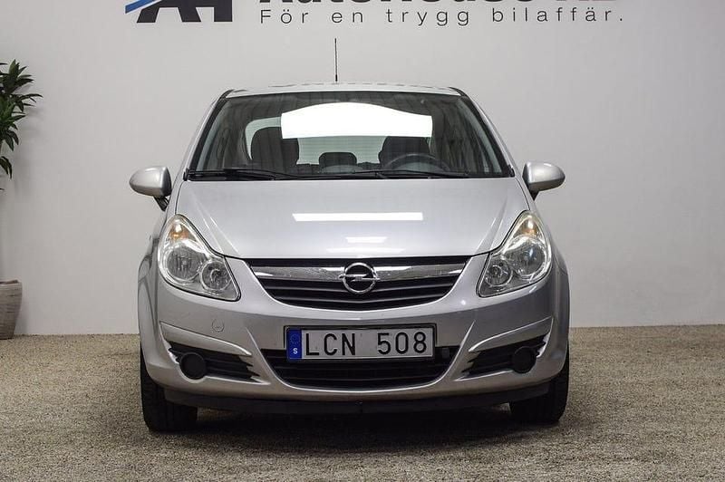 Begagnad Opel Corsa Enjoy 86 HK (63 kW) 2010 Grå Halvkombi
