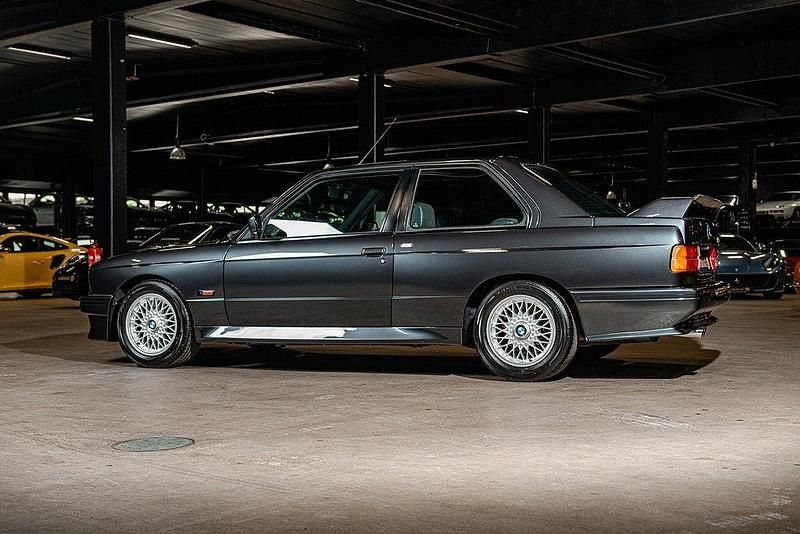 Begagnad BMW M3 194 HK (142 kW) 1986 Grå Sportkupé
