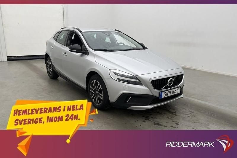 Silver Begagnad 2018 Volvo V40 CC Momentum Kombi | 189 900 kr (Marknadspris) - Bild 1/3