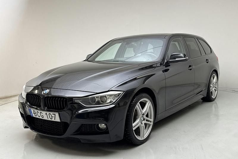 Svart Begagnad 2013 BMW 328 Shadowline Kombi | 144 000 kr (Marknadspris) - Bild 1/4