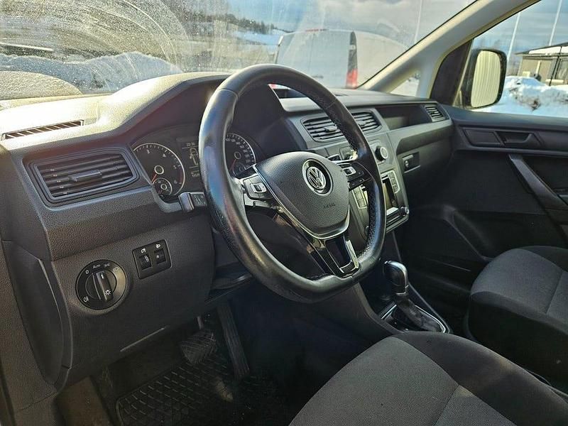 Begagnad VW Caddy 102 HK (75 kW) 2017 Vit Minibuss