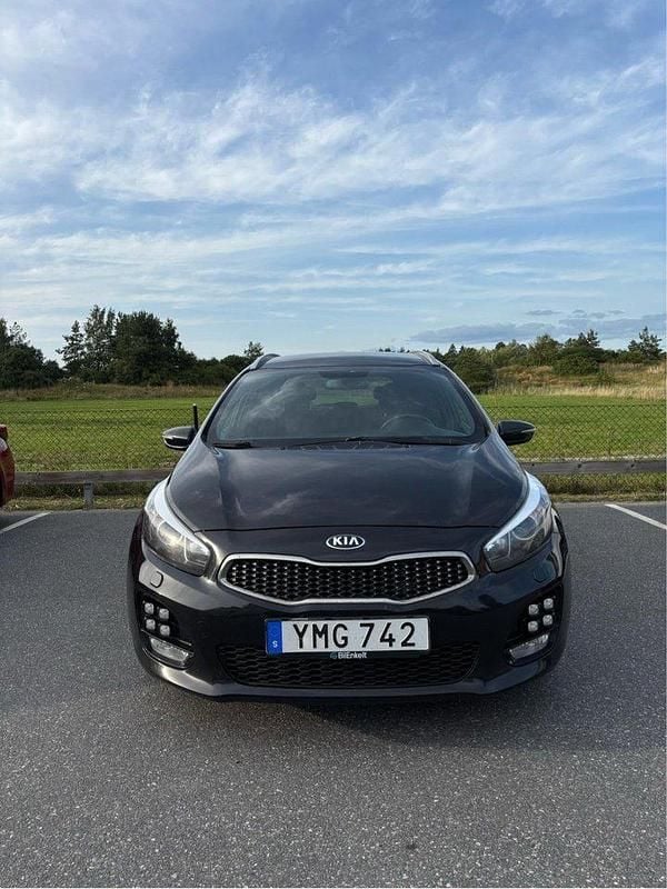 Svart Begagnad 2017 Kia Ceed Sportswagon GT-Line Kombi | 126 900 kr (Marknadspris) - Bild 1/4
