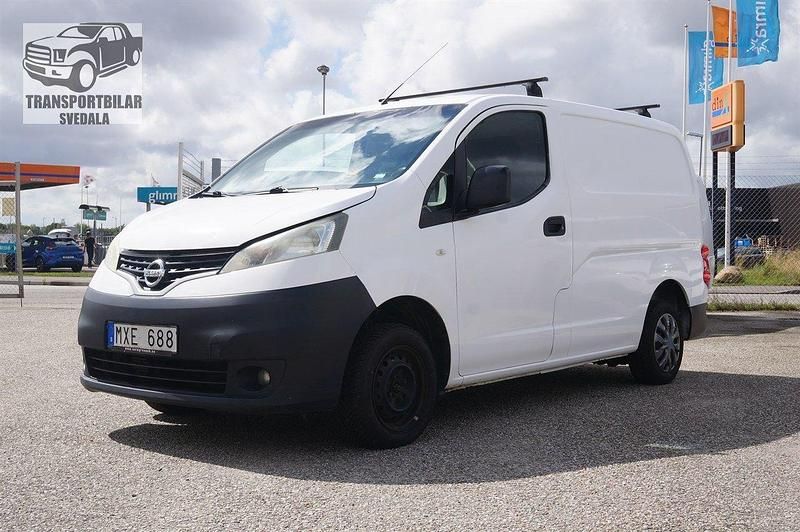 Vit Begagnad 2012 Nissan NV200 Van | 59 000 kr (Marknadspris) - Bild 1/4