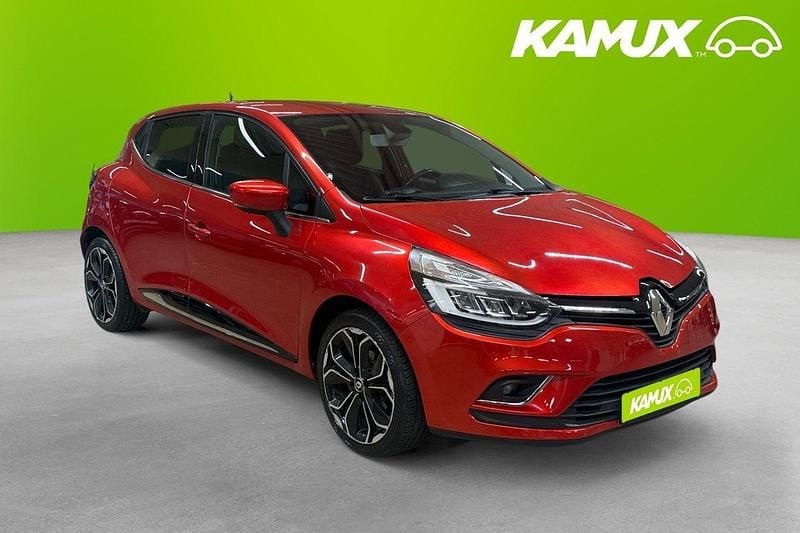 Röd Begagnad 2017 Renault Clio IV Intens Halvkombi | 94 700 kr (Marknadspris) - Bild 1/4