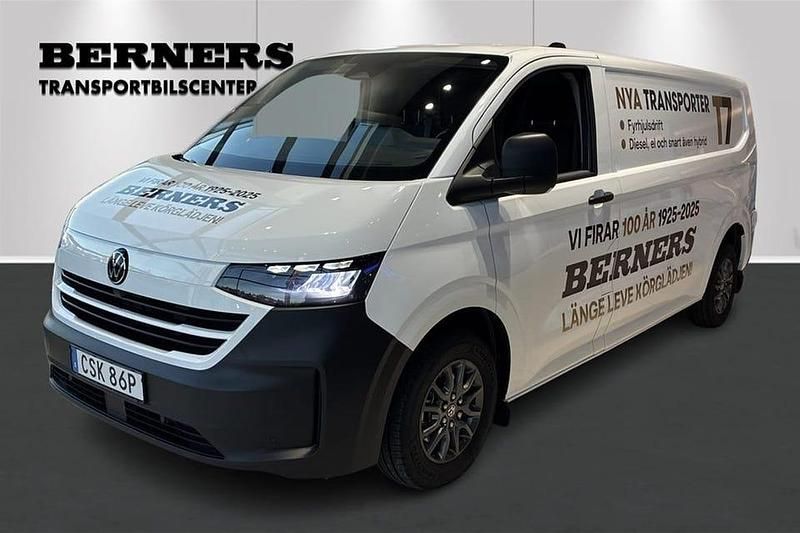 Vit Ny 2025 VW Transporter Van | 625 500 kr (Marknadspris) - Bild 1/4