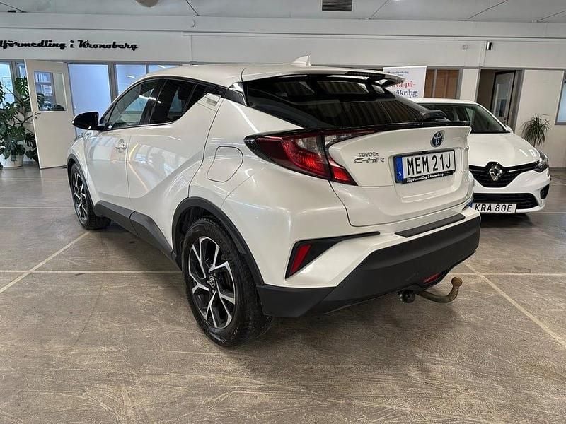 Begagnad Toyota C-HR Edition 122 HK (89 kW) 2019 Vit SUV