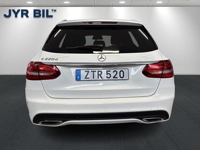 Begagnad Mercedes C220 AMG 170 HK (125 kW) 2018 Vit Kombi