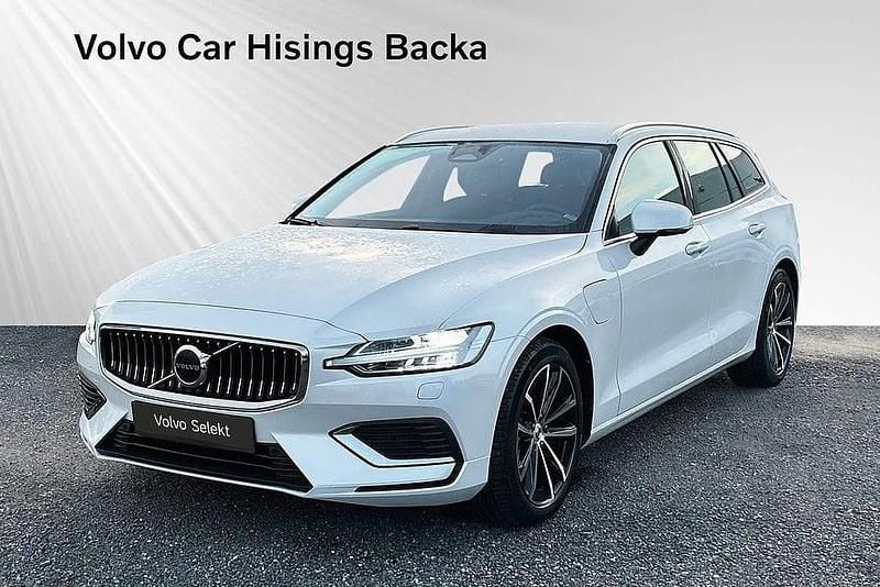 Vit Begagnad 2024 Volvo V60 Plus Kombi | 449 900 kr (Marknadspris) - Bild 1/2