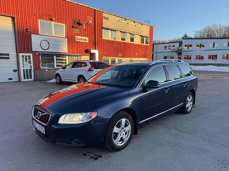Blå Begagnad 2012 Volvo V70 Summum Kombi | 99 900 kr (Marknadspris) - Bild 1/4