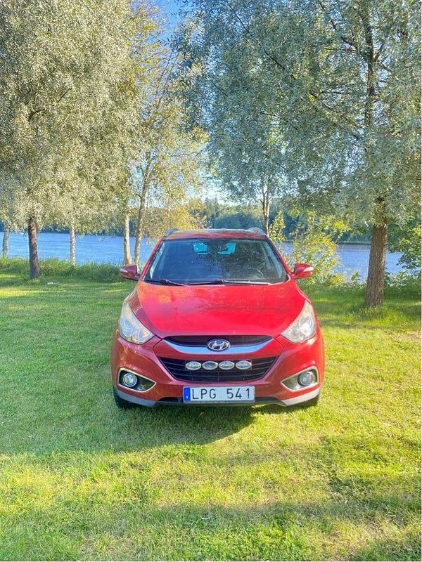 Röd Begagnad 2011 Hyundai ix35 SUV | 74 900 kr (Bra pris) - Bild 1/4