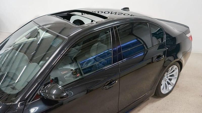 Begagnad BMW M5 507 HK (372 kW) 2006 Svart Sedan