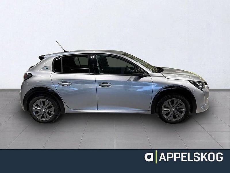 Begagnad Peugeot e-208 Allure 114 kW (156 HK) 2022 Grå Halvkombi