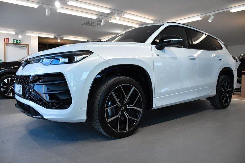 Vit Ny 2025 VW Tayron R-line Edition SUV | 713 500 kr - Bild 1/3