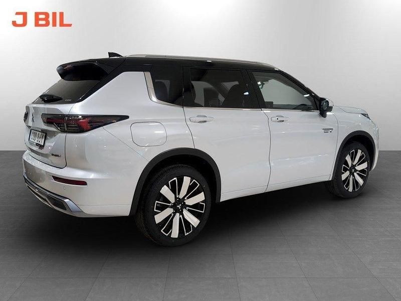 Ny Mitsubishi Outlander Instyle 306 HK (225 kW) 2025 White diamond with black roof SUV