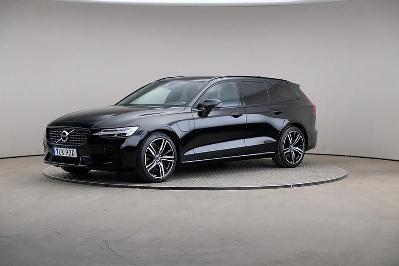 Svart Begagnad 2021 Volvo V60 R-Design Kombi | 339 000 kr (Marknadspris) - Bild 1/4