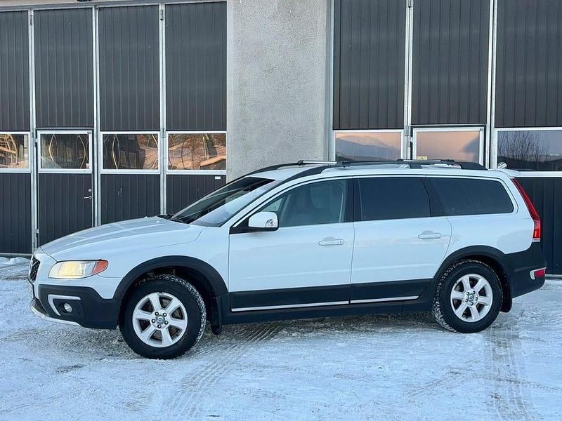 Begagnad Volvo XC70 Momentum 163 HK (119 kW) 2013 Vit Kombi