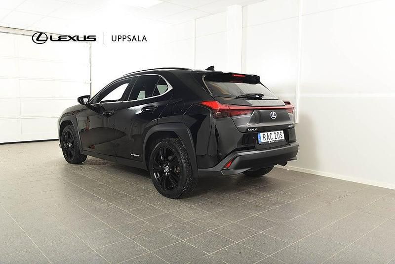 Begagnad Lexus UX 250h Sport Line 184 HK (135 kW) 2022 Svart SUV