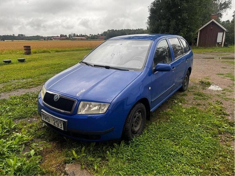 Blå Begagnad 2003 Skoda Fabia Kombi | 7 000 kr (Superpris) - Bild 1/4
