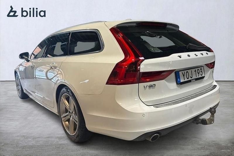 Begagnad Volvo V90 Momentum 192 HK (141 kW) 2018 Vit Kombi