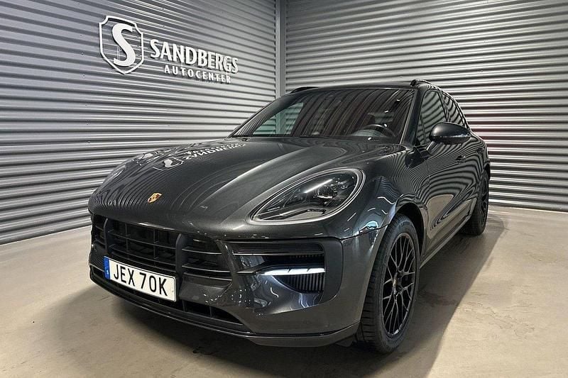 Mörkgrå (grå) Begagnad 2020 Porsche Macan GTS Sport SUV | 654 500 kr (Superpris) - Bild 1/4