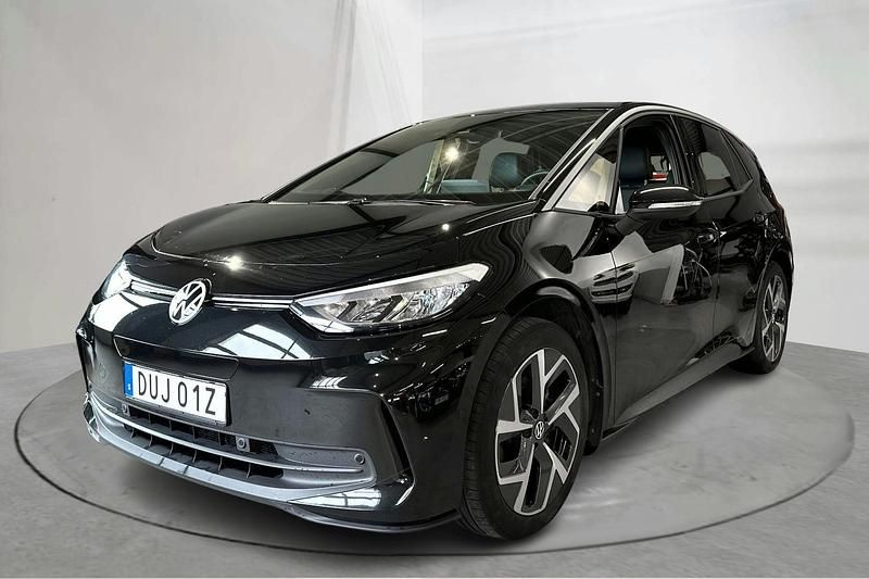 Svart Begagnad 2024 VW ID.3 Pro Halvkombi | 349 000 kr - Bild 1/4