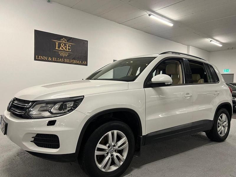 Vit Begagnad 2012 VW Tiguan Track & Field SUV | 149 900 kr (Lite dyr) - Bild 1/4
