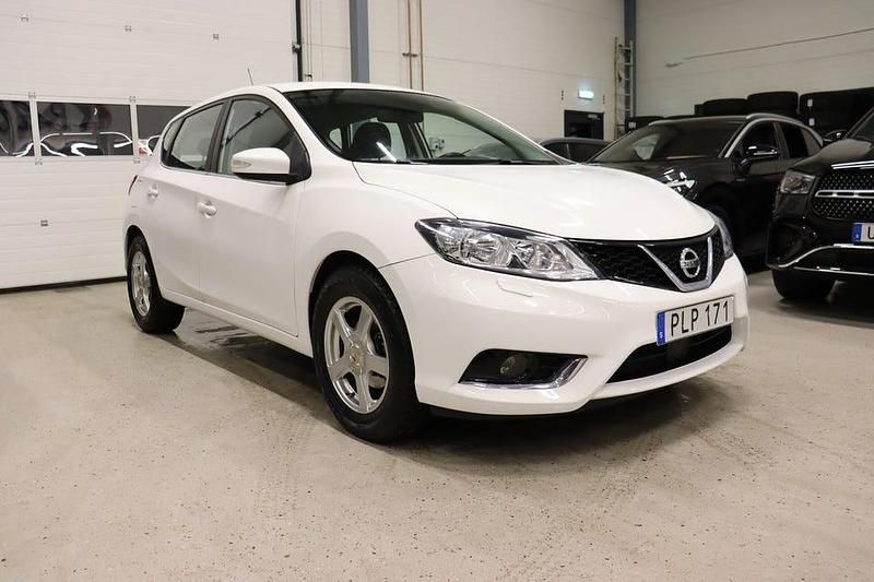 Begagnad Nissan Pulsar 116 HK (85 kW) 2016 Vit Halvkombi