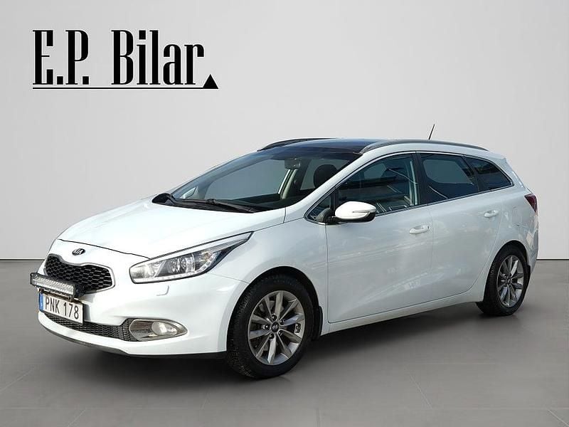 Begagnad Kia Ceed 135 HK (99 kW) 2014 Vit Halvkombi