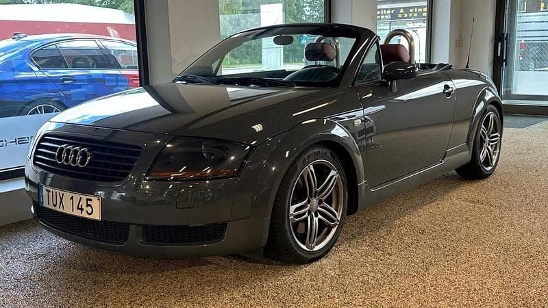 Grå Begagnad 1999 Audi TT Roadster Cab | 69 900 kr (Marknadspris) - Bild 1/4