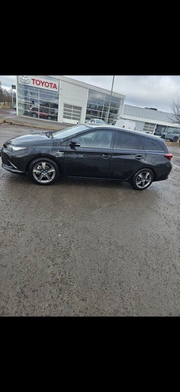 Svart Begagnad 2018 Toyota Auris Touring Sports Comfort Kombi | 132 000 kr (Marknadspris) - Bild 1/4