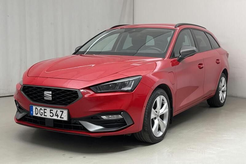Röd Begagnad 2021 Seat Leon FR | 199 800 kr - Bild 1/4