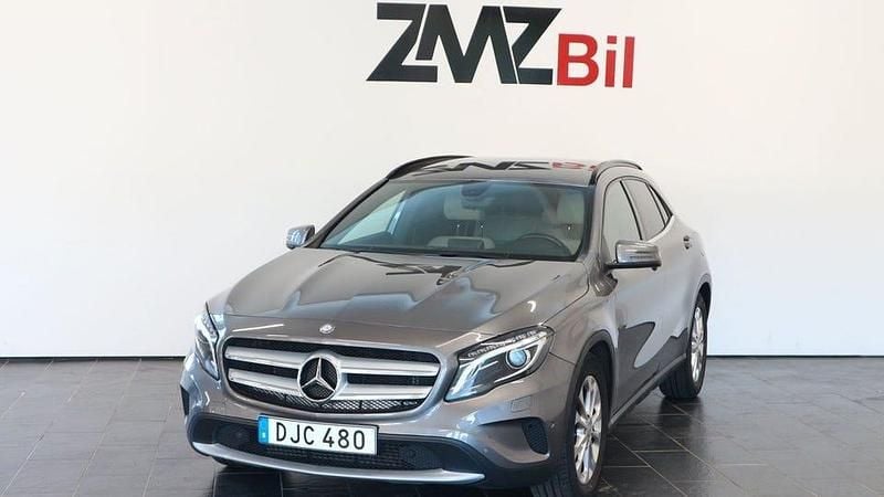 Mörkgrå Begagnad 2014 Mercedes GLA200 Style SUV | 189 900 kr (Marknadspris) - Bild 1/4