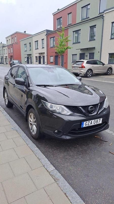 Svart Begagnad 2015 Nissan Qashqai SUV | 81 000 kr (Marknadspris) - Bild 1/4